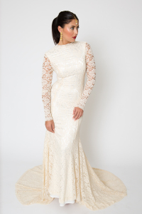 classic-lace-wedding-dress-with-sleeves