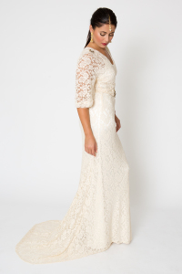 side-view-belted-vintage-style-simple-lace-wedding-dress