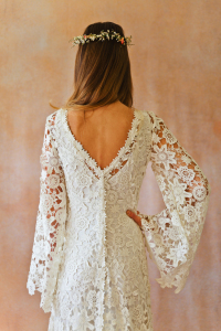 v-neck-and-back-bell-sleeve-70s-wedding-dress