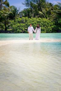 destination-beach-wedding-dress-in-white-lace-gown-hippie