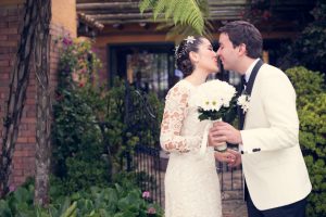 real-wedding-couple-colombia-bohemian-rustic-wedding