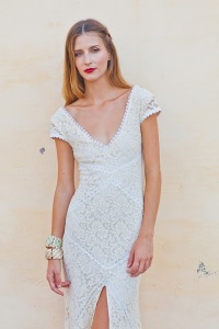 lace-simple-wedding-dress-with-front-slit-backless