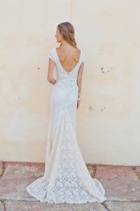 back-view-boho-lace-wedding-dress-low-back-front-slit