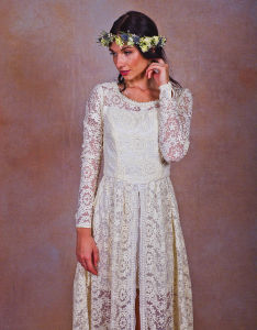 detailed-shot-megan-romantic-lace-wedding-dress
