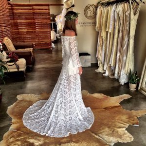 laid-back-boho-bride-dress-shopping-in-Dreamers-and-Lovers