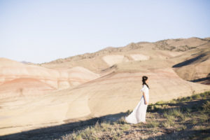 wedding-inspiration-for-bohemian-elopement-in-painted-hills-oregon-with-a-billowy-2-piece-silk-wedding-dress