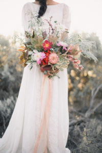 wedding-inpsiration-for-brides-looking-for-earthy-bohemian-elemets-naturaal-and-simple