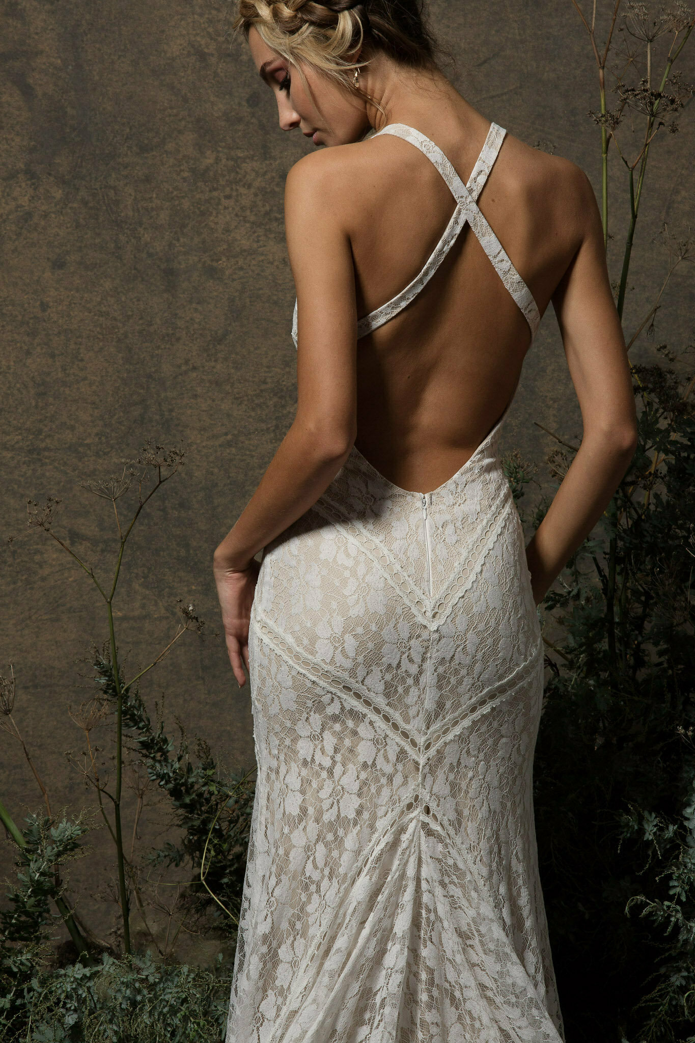 backless-simple-fitted-stretch-lace-wedding-dress-for-the-boho-bride