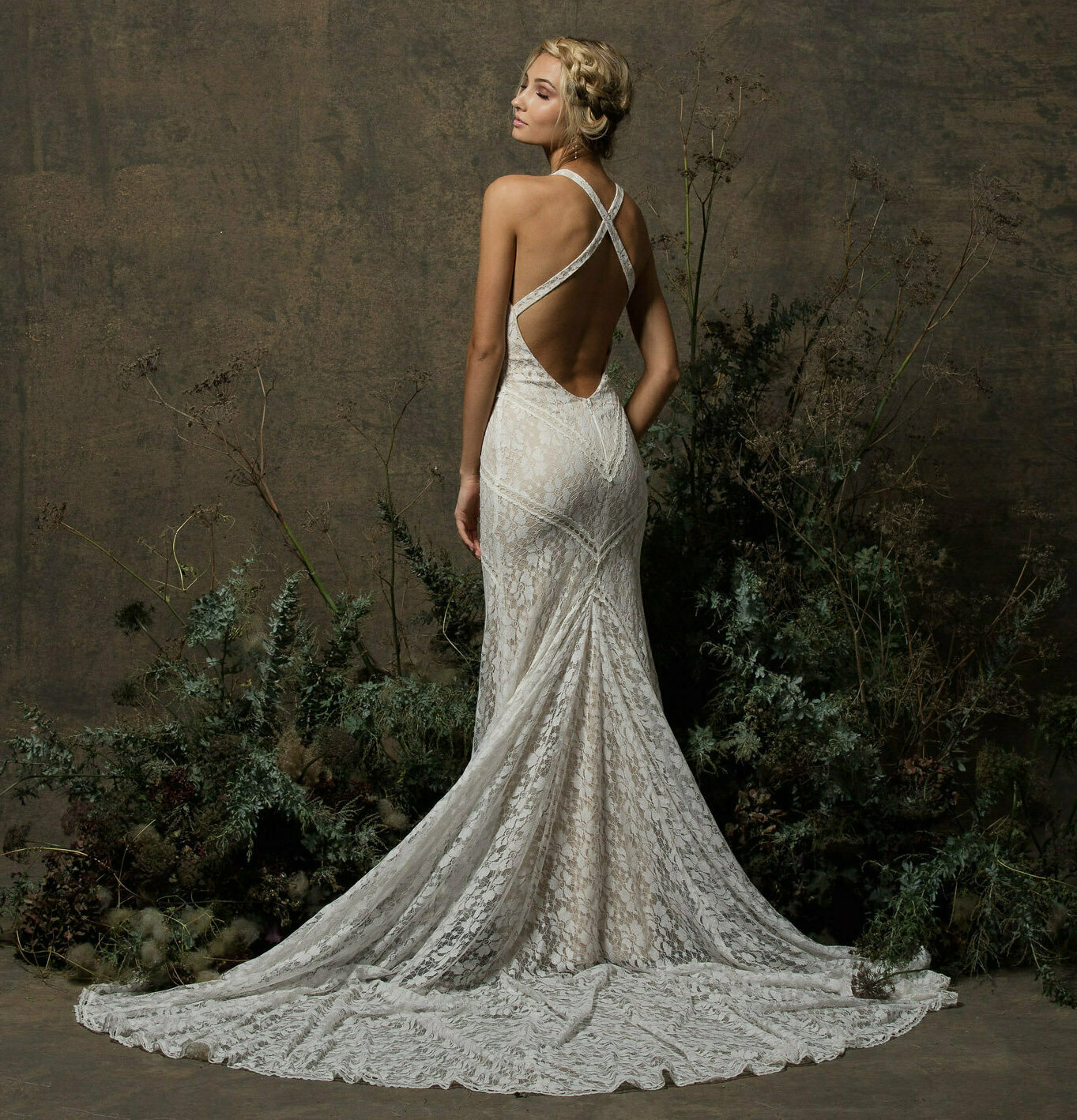 Dita Backless Wedding Dress Rental