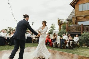 the-first-dance-of-soulmates-Jen-and-James-at-saddlerock-ranch-in-California