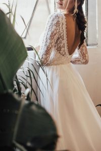Ines-open-back-long-sleeved-dreamy-wedding-gown