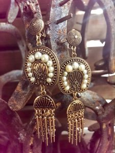 vintage-style-antique-gold-pearl-drop-fringed-earring