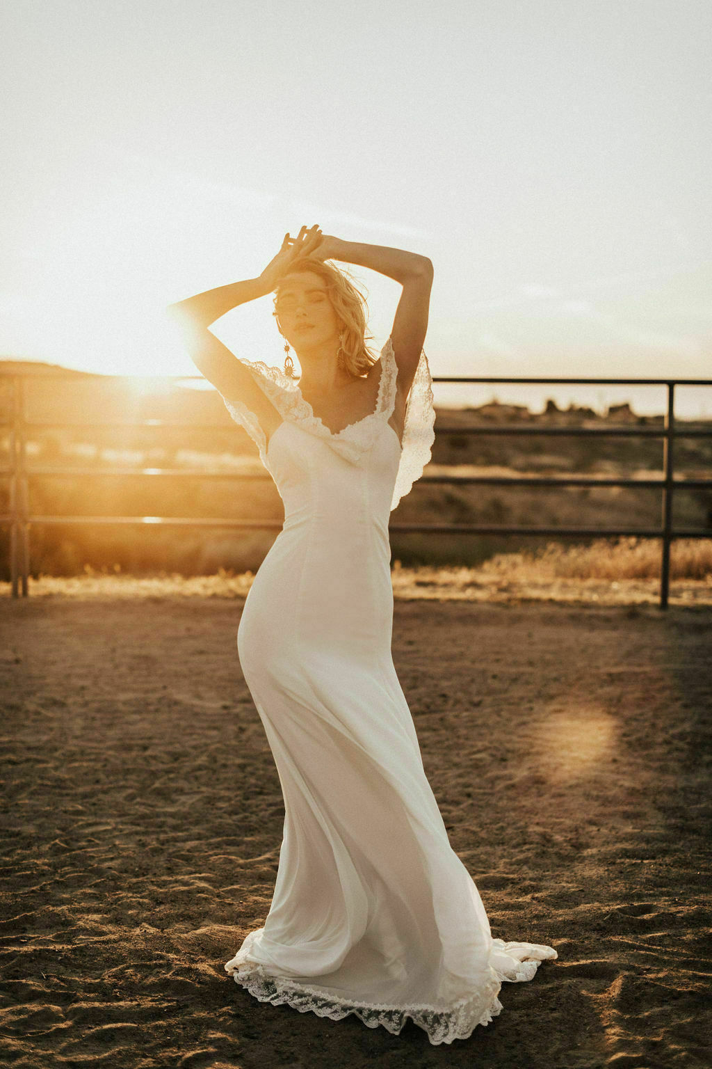 meet-the-new-Poppy-off-the-shoulder-crepe-simple-bohemian-wedding-dress