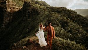 a-romantic-and-free-elopement-in-Hawaii