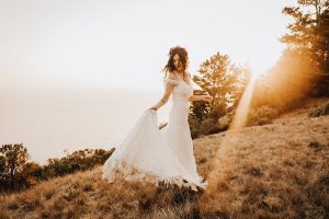 outdoor-big-sur-mountain-wedding-dress