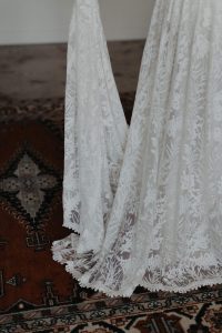 Close-up-Francesca-V-neck-lace-wedding-dress