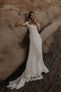 The-most-perfect-flowy-wedding-dress
