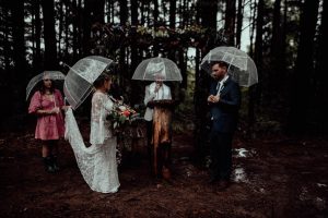 intimate-woodland-wedding-in-the-rain