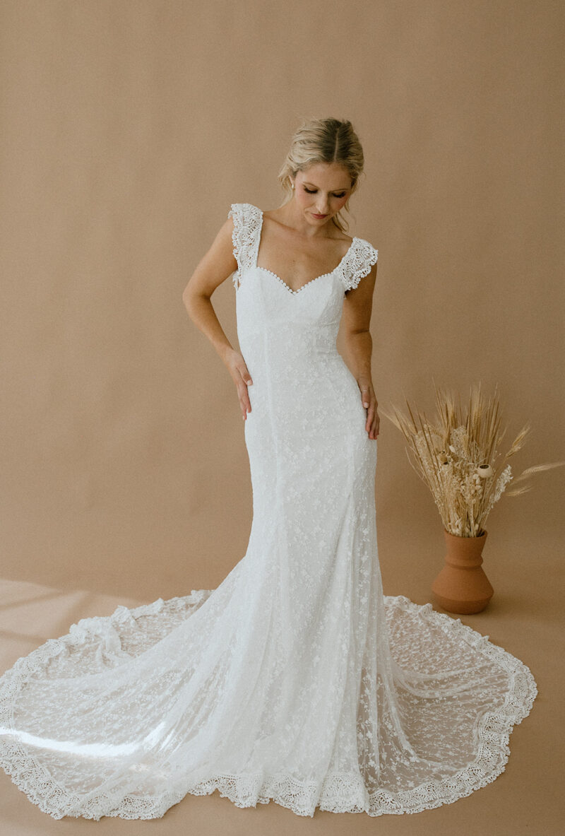 Amanda-simple-floral-lace-wedding-dress