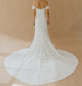 Phoebe-classic-wedding-dress-lace-low-back-fitted