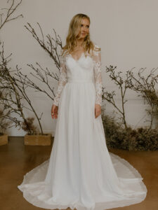 Sephora-Lace-and-silk-chiffon-romantic-wedding-dress