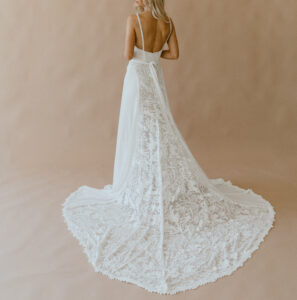 Ingrid-romantic-flowy-wedding-dress
