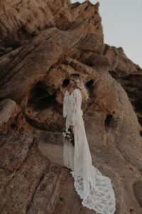 Bailey-70s-vintage-inspired-wedding-dress-with-pockets