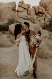 a-dream-elopement-story-in-Joshua-Tree-inspired-by-the-free-spirited-bride