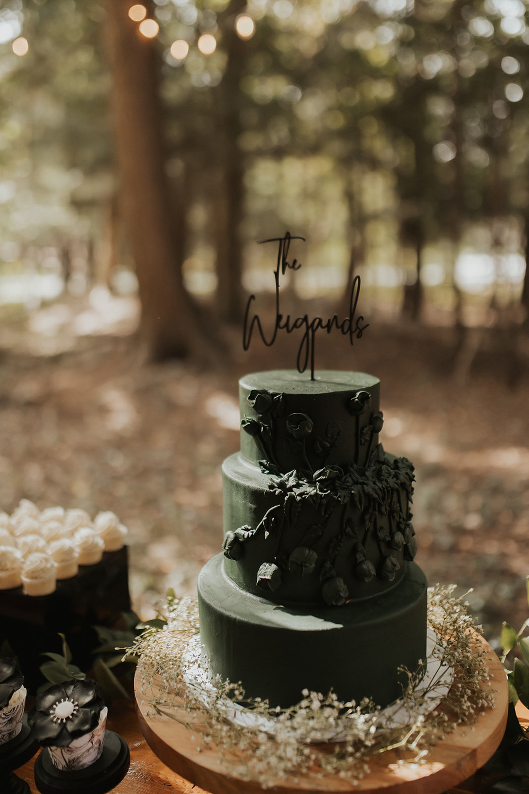 matte-green-wedding-cake-for-outdoor-boho-wedding