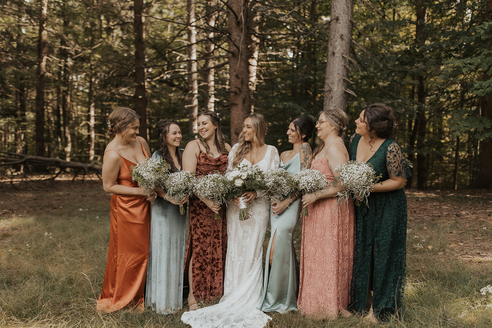 Unconventional-brde-Hannah-with-her-bridesmaids