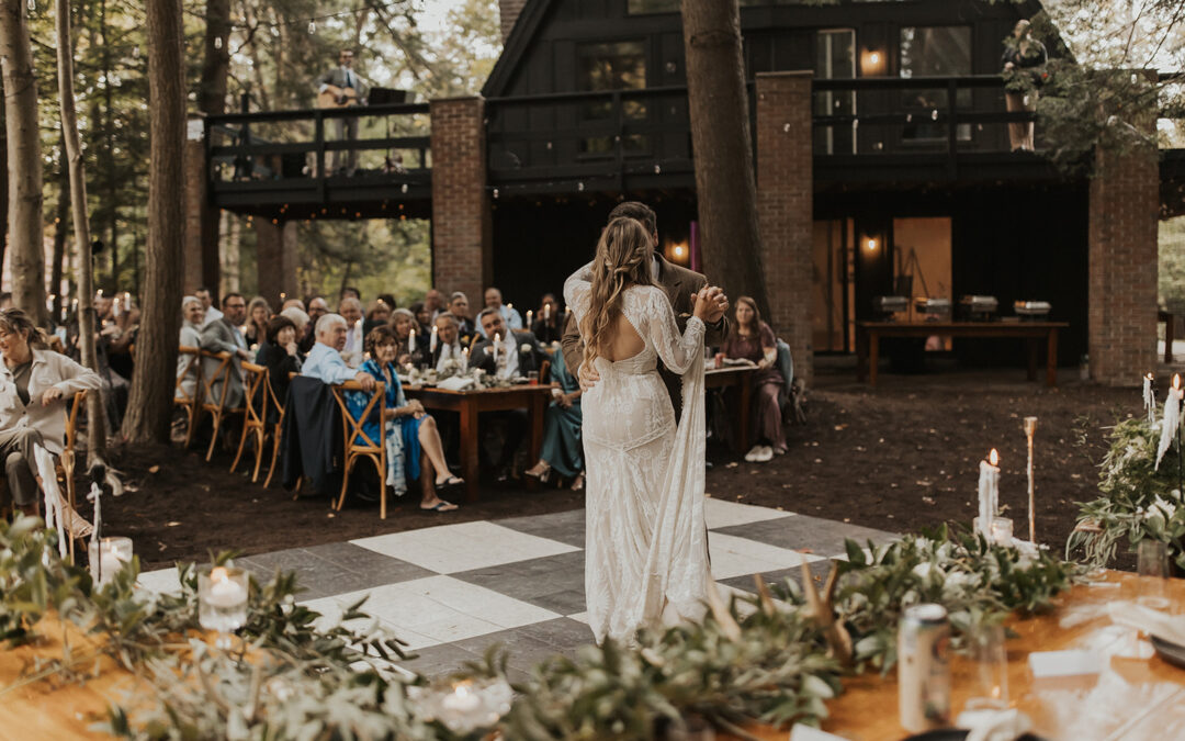 Unconventional-Bride-Hannah-and-her-dreamy-outdoor-weddinv
