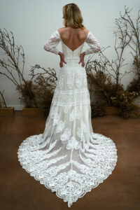 discover-Dreamers-and-Lovers-Ava-off-the-shoulder-wedding-dress-with-puff-sleeves