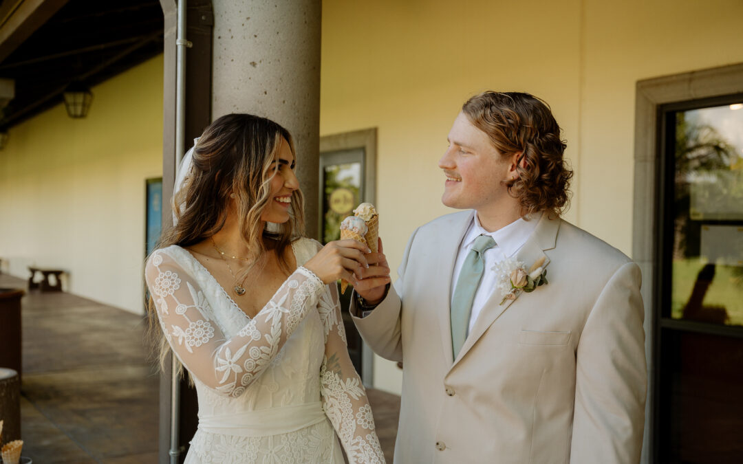 Dreamers-and-Lovers_bride-Andrea-and-groom-sharing-an-icecream