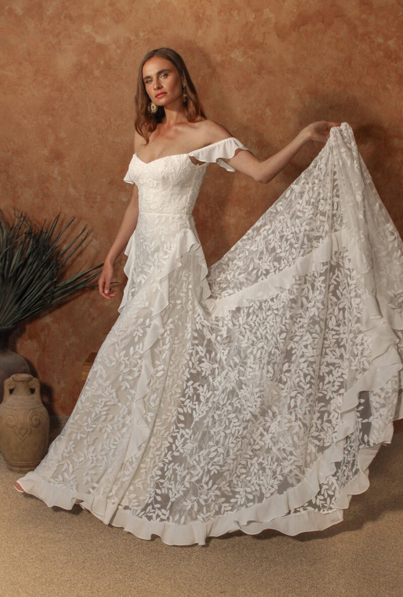 Discover-Romantic-Kelly-Lace-Whimsical-Wedding-Dress