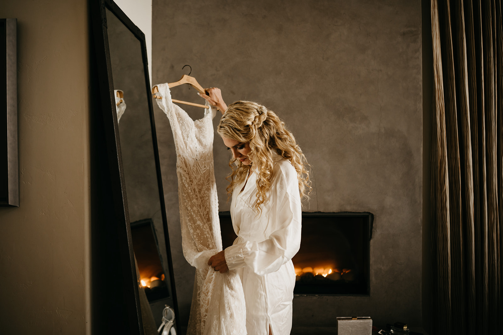 Try wedding dresses at home with Dreamers & Lovers