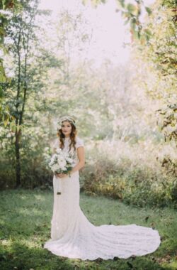 Bride Mackenzie<br/>Dress Alice bohemian-bride-in-nature-with-wildflower-bouquet-and-alice-lace-dress